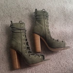 Shoe Dazzle - Liliana Olive Green Booties